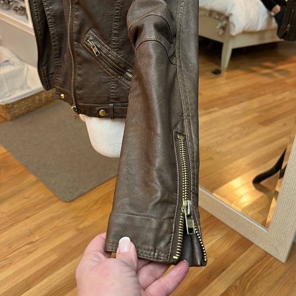 Forever 21  size small  chocolate brown Faux leather bomber jacket - Picture 6 of 7